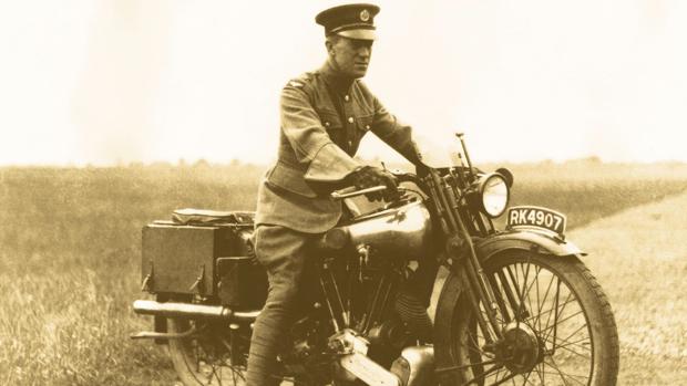 T. E Lawrence en moto