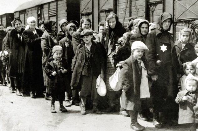 110621989_auschwitzrailwaygettyimages-89180458