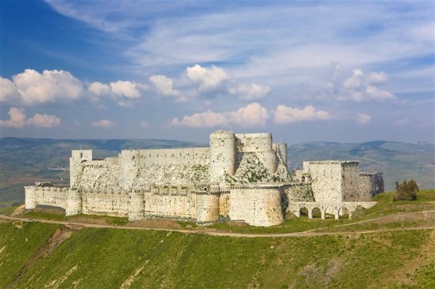 crac-des-chevaliers_6376e5ae_800x533