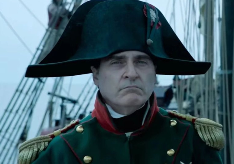 Joaquin Phoenix, caracterizado como Napoleón ABC