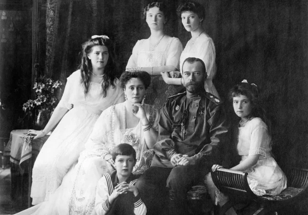 zar-nicolas-ii-familia-1914-R5r0spziYeWY8yHy4f5msWO-1200x840@diario_abc